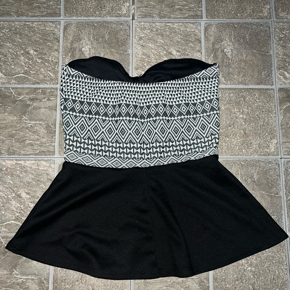 StudioY Pattern top - Picture 2 of 3